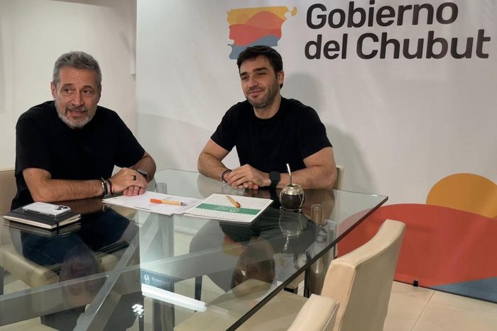 Gobierno de Chubut y FATERYH Firman Acuerdo para Otorgar Viviendas a Encargados de Edificios