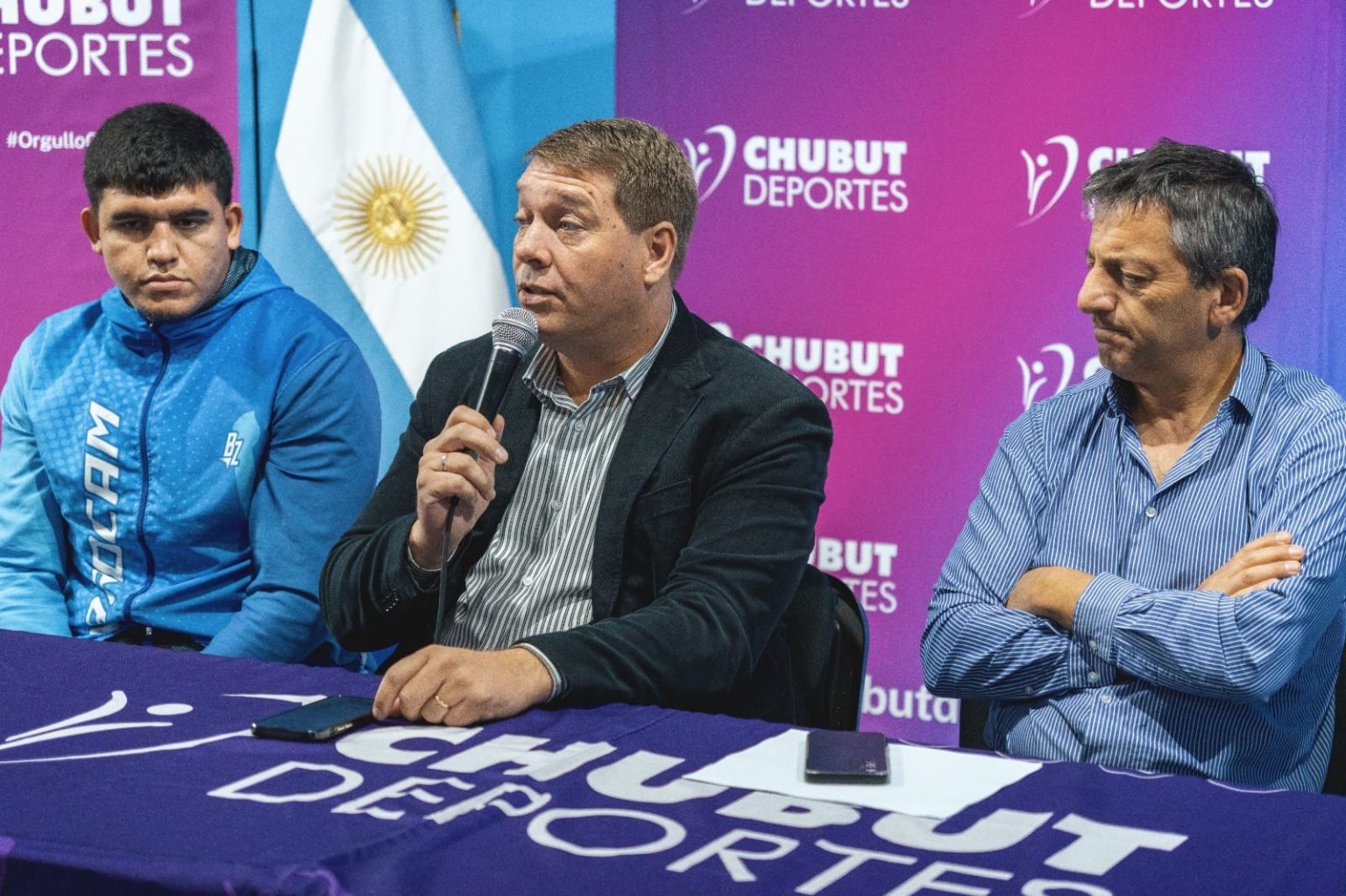 Biss y Reyes presentaron evento de box para el próximo viernes en el gimnasio “Héroes de Malvinas”