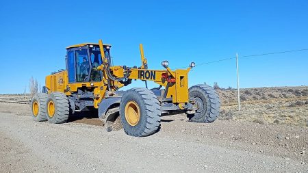 Vialidad Nacional realiza el mantenimiento de la RN 260 hacia el Lago Blanco y el límite con Chile