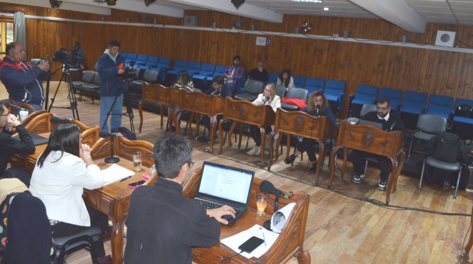 Incremento salarial del 30% para intendente y concejales de Esquel