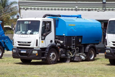 Esquel suma nuevo camión barredora para mejorar la limpieza urbana