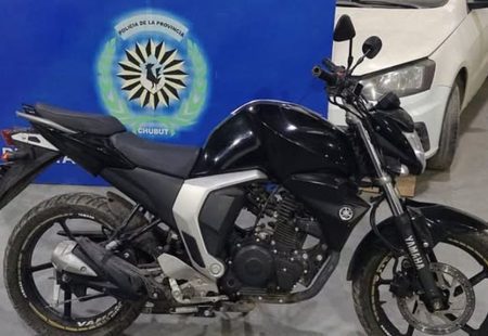 Operativo policial en Trelew permitió el secuestro de una moto robada y droga