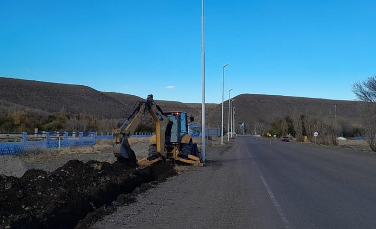 Obra iluminación en Río Mayo