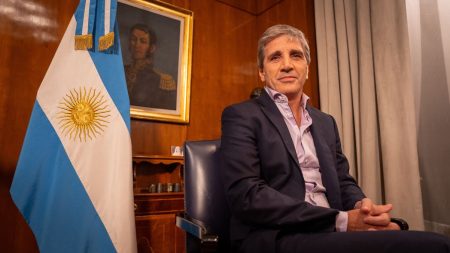 Caputo salarios miserables