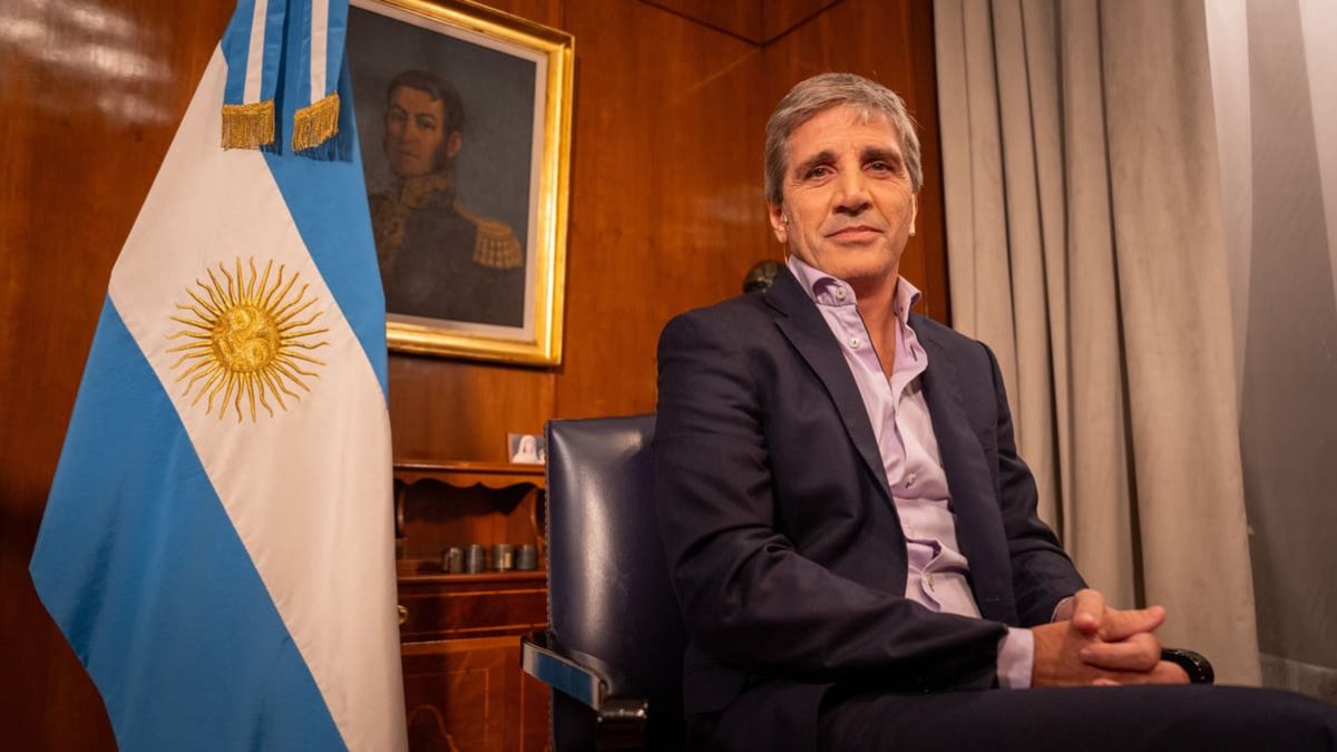 Caputo salarios miserables