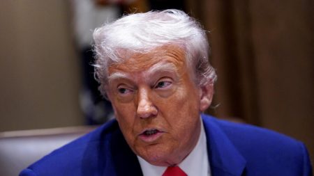 Trump respalda pago migrantes
