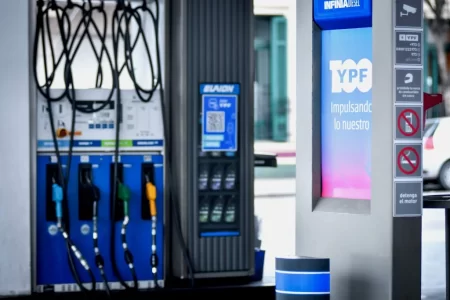 Rige baja combustibles YPF
