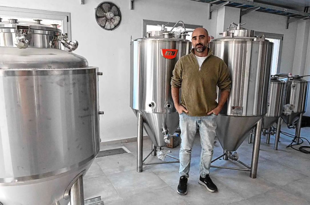 Biólogo que vive en Bariloche creó una IA para optimizar la producción de cerveza