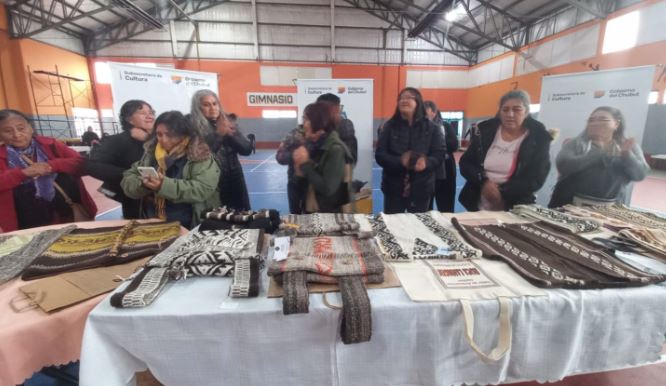 Cushamen el XXIII Concurso de Artesanos contó con gran participación de tejedoras