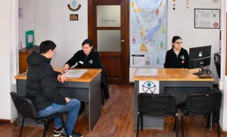 Esquel - Personal de Turismo se capacita en inglés para la atención al turista extranjero