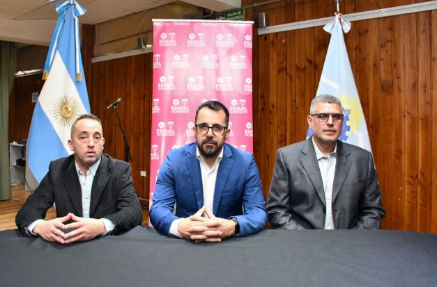 Esquel - Taccetta les tomó juramento a Juan Ripa y Walter Torres para asumir en el gabinete municipal