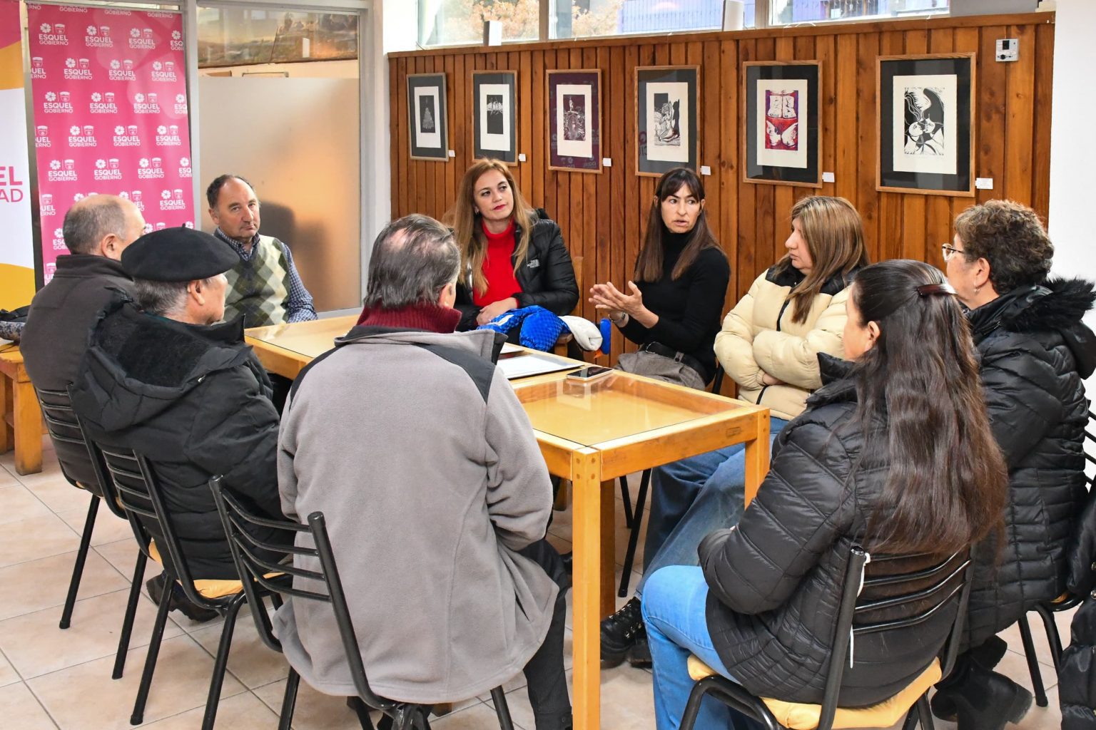 Esquel entrega asistencia a productores tras incendios forestales