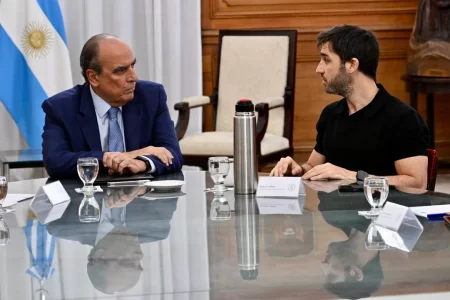 Ignacio Torres se reúne con Francos y gobernadores para abordar coparticipación y pacto fiscal