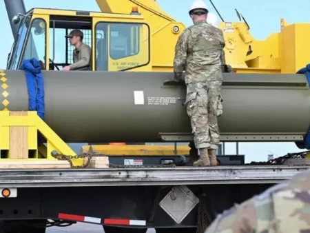 Israel pide a EE.UU. usar bomba antibúnker contra Irán
