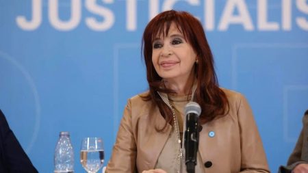 Kirchner solicitó cumplir la condena en su departamento de Constitución y no usar tobillera