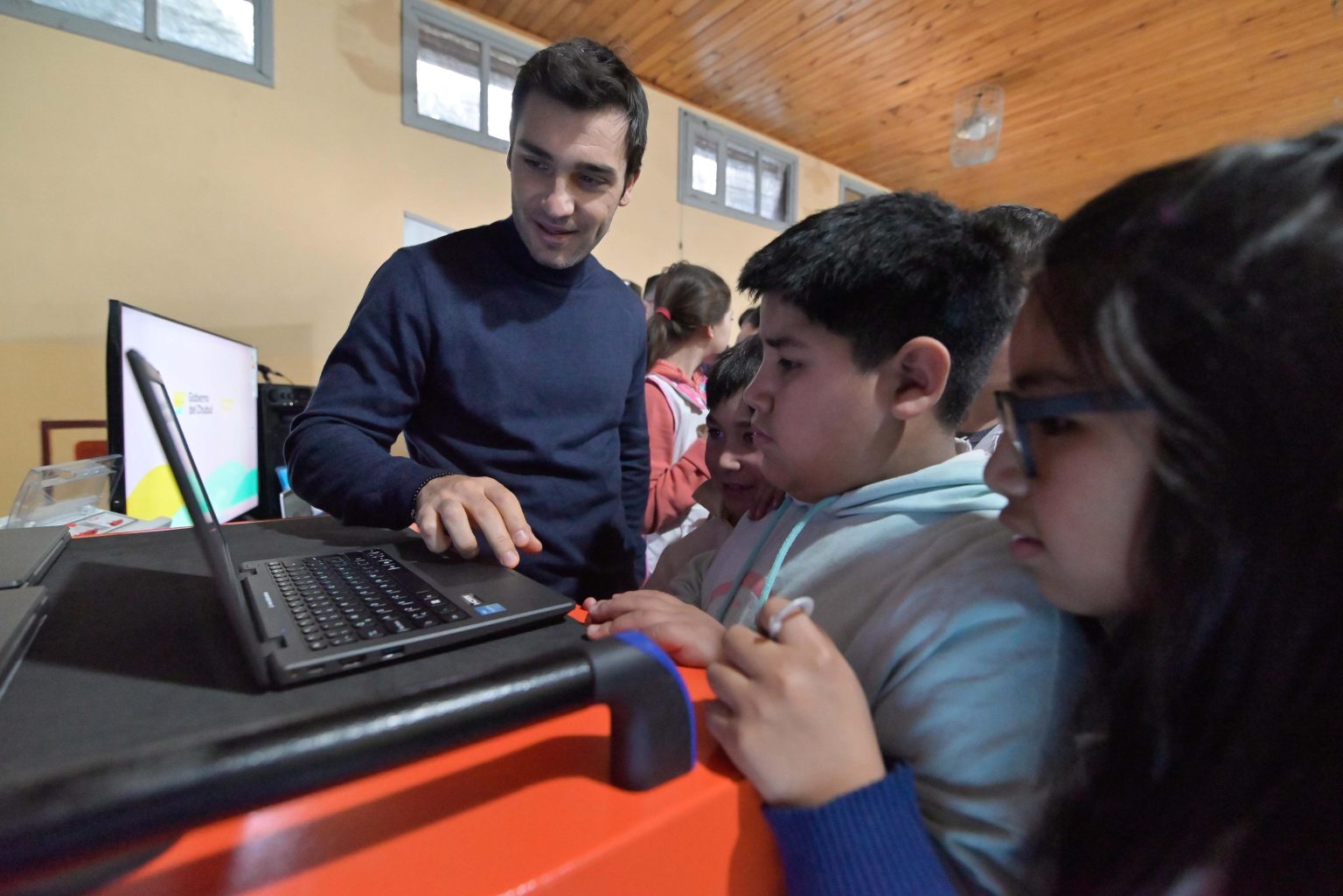 inversión en educación en Esquel