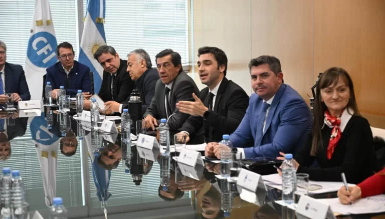 Nacho Torres y gobernadores impulsan una reforma fiscal más justa y federal para beneficiar a las provincias