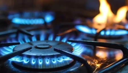 El Gobierno disolvió el ENRE y ENARGAS y creó un nuevo ente regulador de gas y electricidad con más atribuciones y control directo.