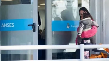 ANSES confirmó aumento en AUH y SUAF: estos son los nuevos montos y fechas de cobro en agosto