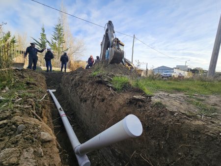 Avanza al 70% la obra de red cloacal en el barrio Gesta de Malvinas para beneficiar a 140 familias