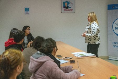 Taller de orientación laboral en Rawson