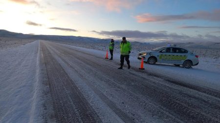 Cierre preventivo en la Ruta 25 por nieve y baja visibilidad entre Los Altares y Tecka