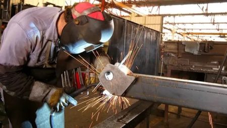 Crisis en las Pymes, ante la caida de la industria ocurrida en Junio