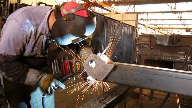 Crisis en las Pymes, ante la caida de la industria ocurrida en Junio