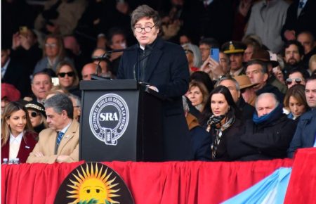 El Presidente señalo a los senadores de genocidas sino votan por el aumento a los jubilados