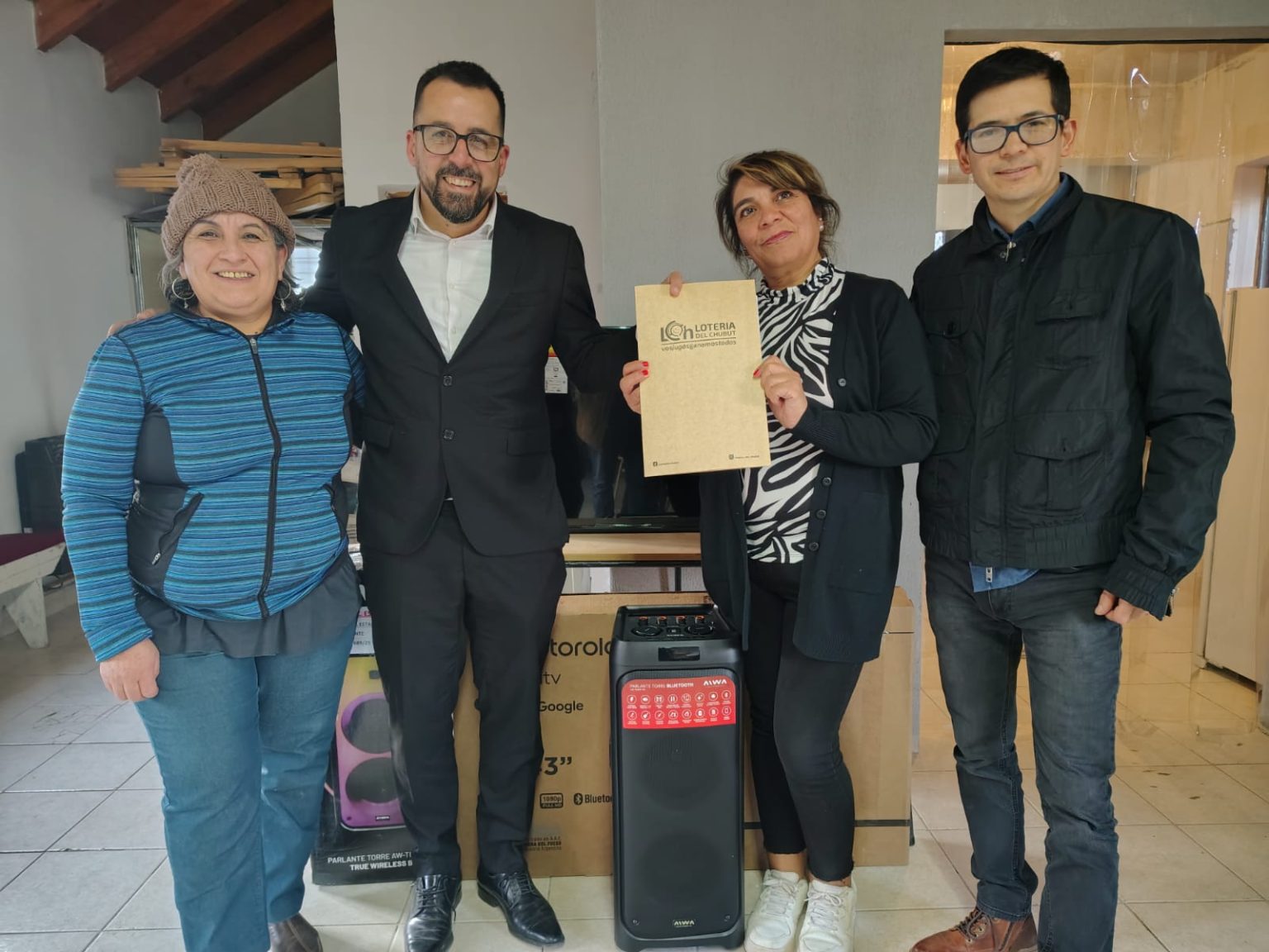 equipamiento a escuelas y sedes vecinales