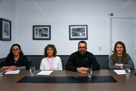 Esquel entrega aportes a escuelas y organizaciones para mejorar infraestructura y promover eventos comunitarios