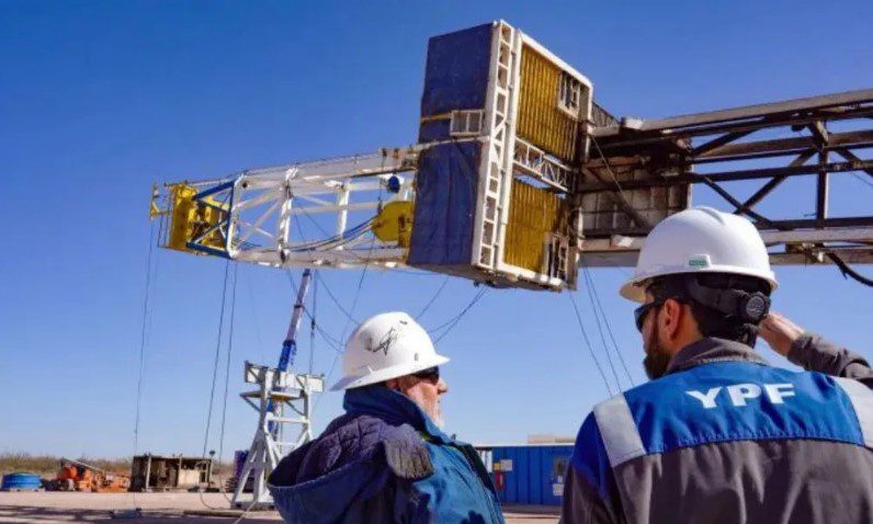 Gobierno trabaja con YPF Nuclear para explotar uranio y exportar energía para IA