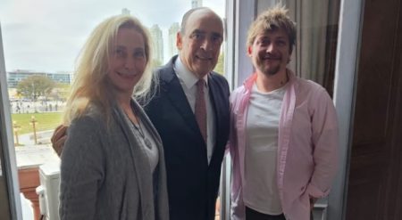 Karina Milei y Santiago Caputo sellan tregua para reactivar la campaña en la provincia de Buenos Aires