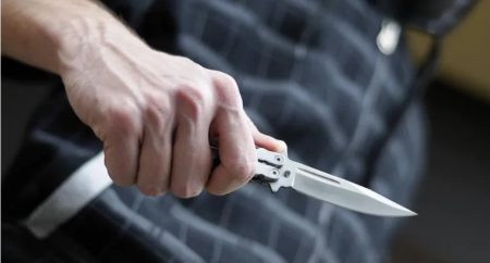 Lesionaron a un hombre con un cuchillo en un boliche de El Bolsón