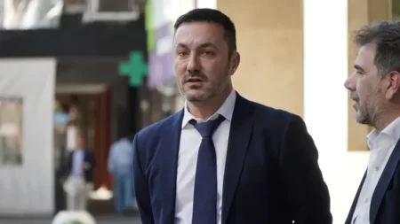 Luis Petri evalúa ser candidato de La Libertad Avanza