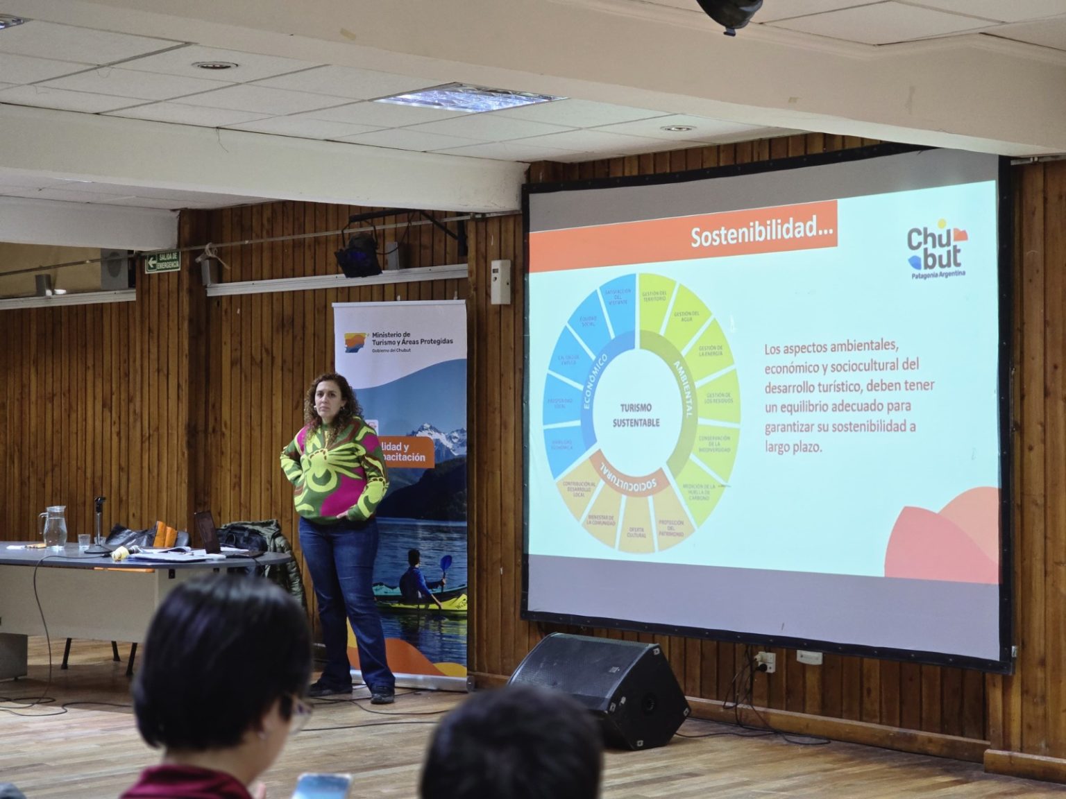 Taller de Anfitrión Turístico en Esquel fortalece el turismo local