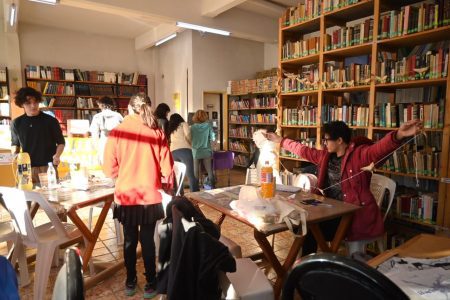 PRIMER ENCUENTRO DE JÓVENES ARTISTAS EN LA BIBLIOTECA MUNICIPAL SARMIENTO