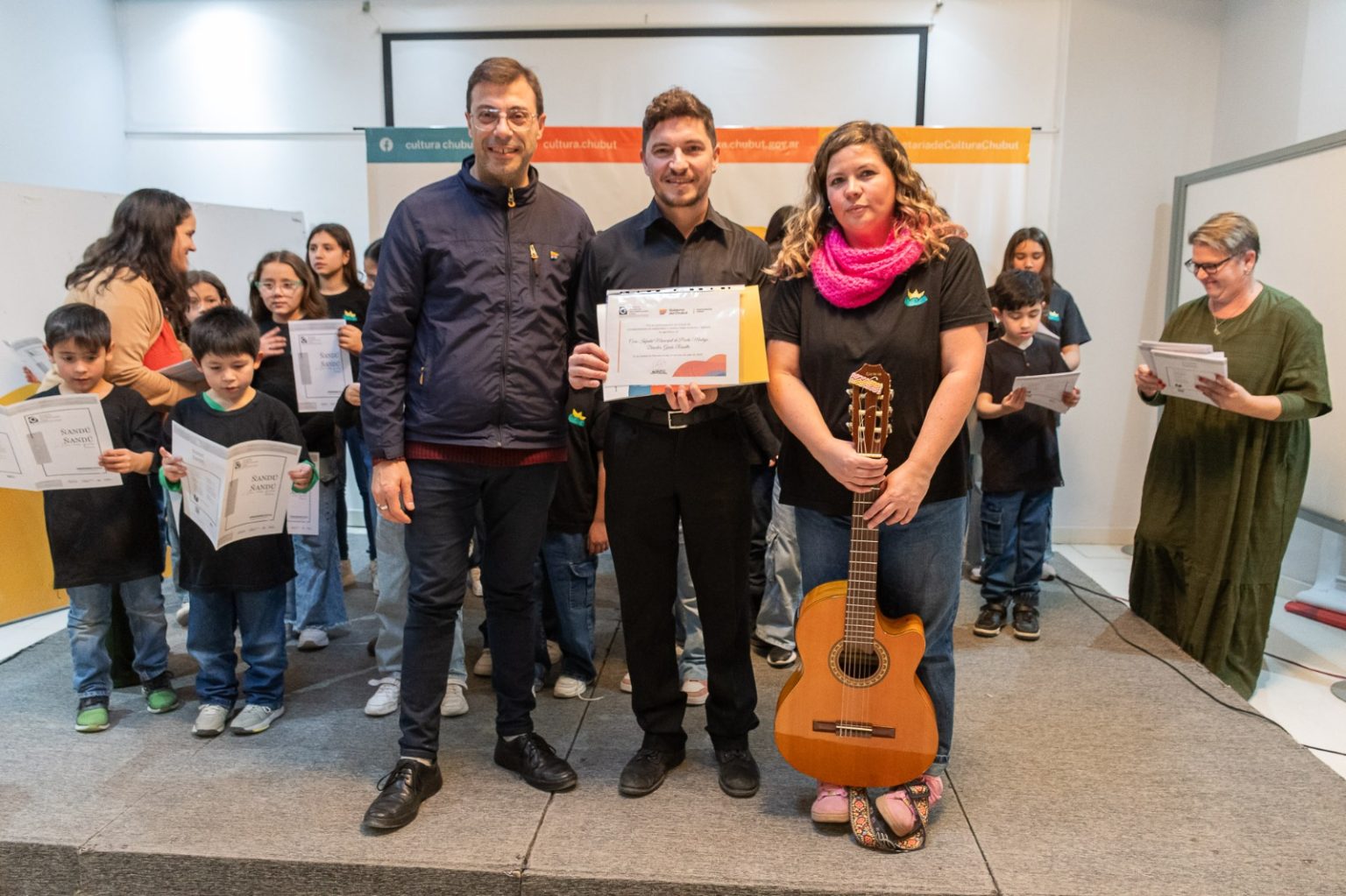 Provincia homenajeó a Hugo Giménez Agüero