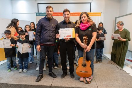 Provincia homenajeó a Hugo Giménez Agüero