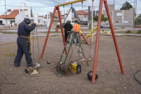 Reacondicionan la Plaza Vivian Thomas en Playa Unión con mejoras y mantenimiento urbano