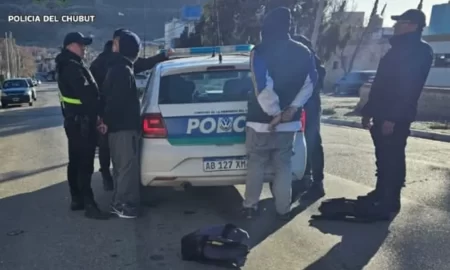 Robo por campera de Boca en Comodoro