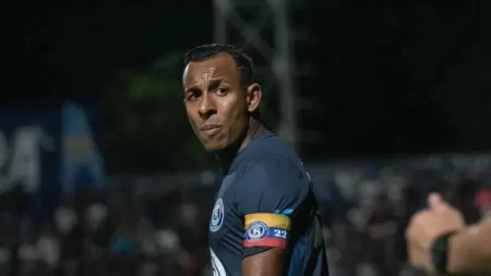 Sebastián Villa demanda a Boca
