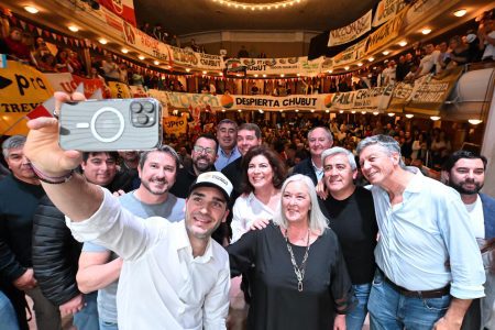 Ignacio Torres lanzó el frente Despierta Chubut