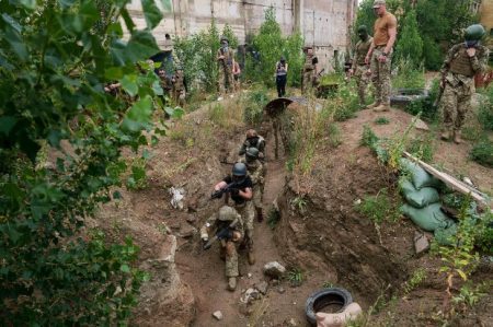 Ucrania acelera producción local de armas frente a Rusia