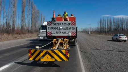 Milei impulsa disolución de entes y crea nueva agencia de transporte en medio de tensión por cierre de Vialidad Nacional