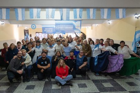 Más de 50 adultos mayores de zona norte celebraron el 9 de Julio