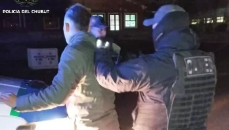 Detienen a un hombre durante un patrullaje en Trelew