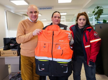 El Municipio entregó nueva indumentaria al personal de Defensa Civil para mejorar sus condiciones laborales
