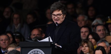 Las reacciones ante las bajas de retenciones anunciadas por el Presidente Milei en La Rural