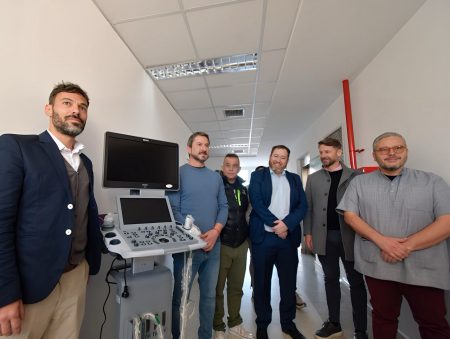 Donación de ecógrafo fortalece la atención pediátrica en el Hospital de Trelew
